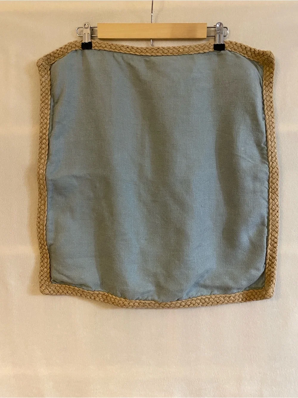 Set of 4 Pottery Barn blue 100% linen jute braid edge 20